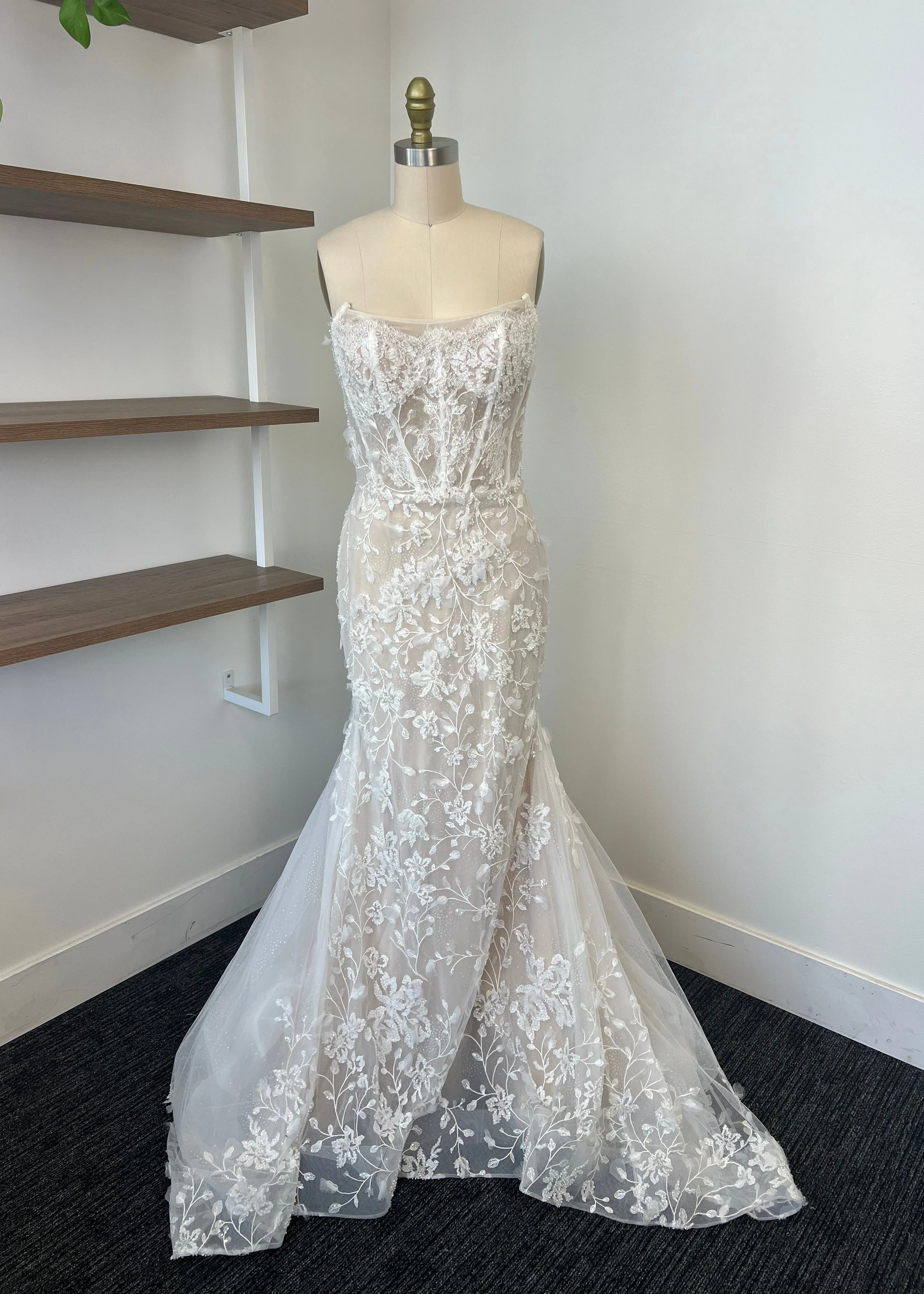A / Calla Blanche Shazeem Size 10