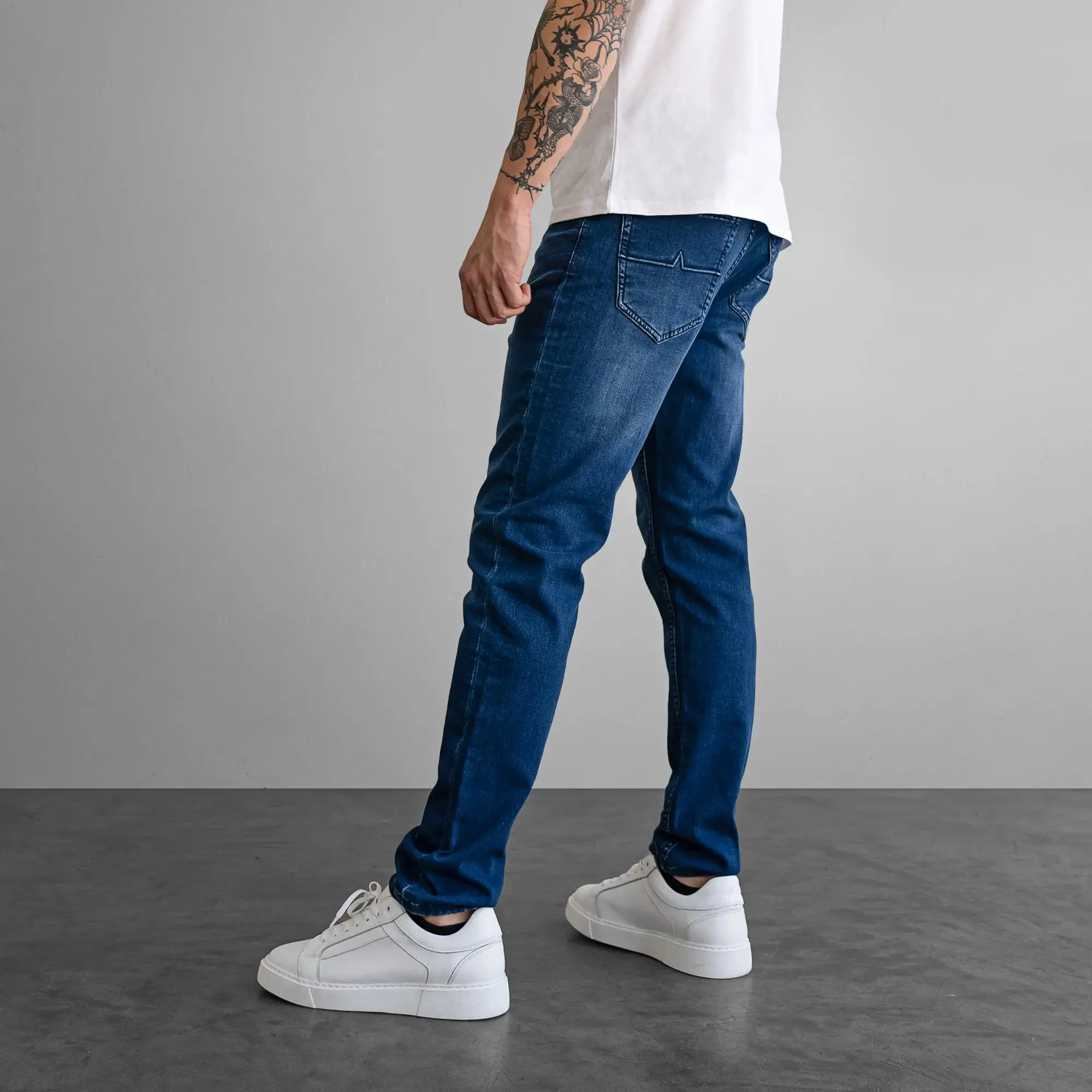 Iconic Flow Slim Fit Jeans
