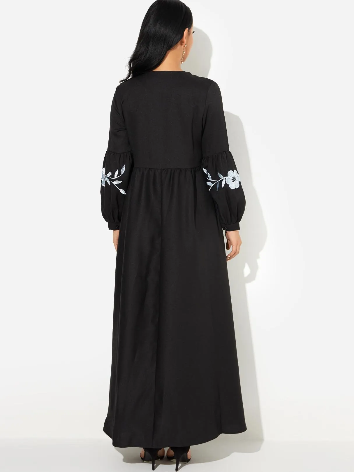 Wholesale Black Round Neck Long Sleeve Embroidered Zip Back Maxi Dress
