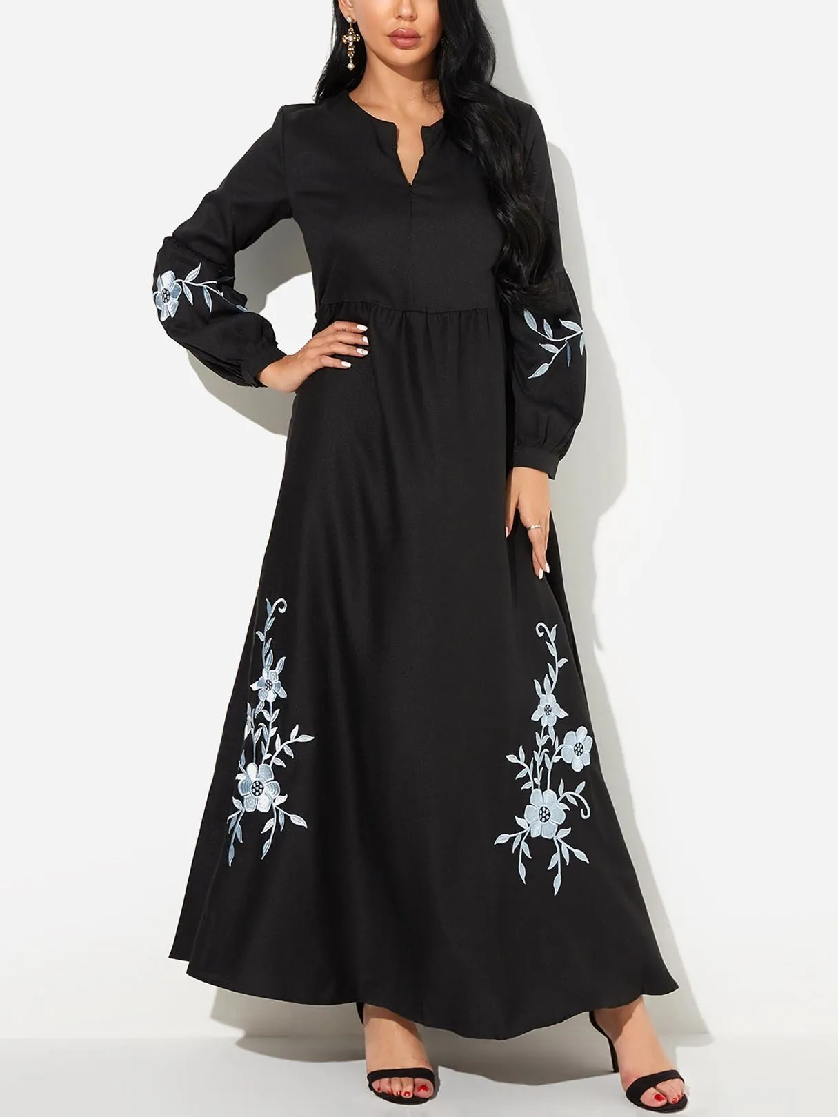 Wholesale Black Round Neck Long Sleeve Embroidered Zip Back Maxi Dress