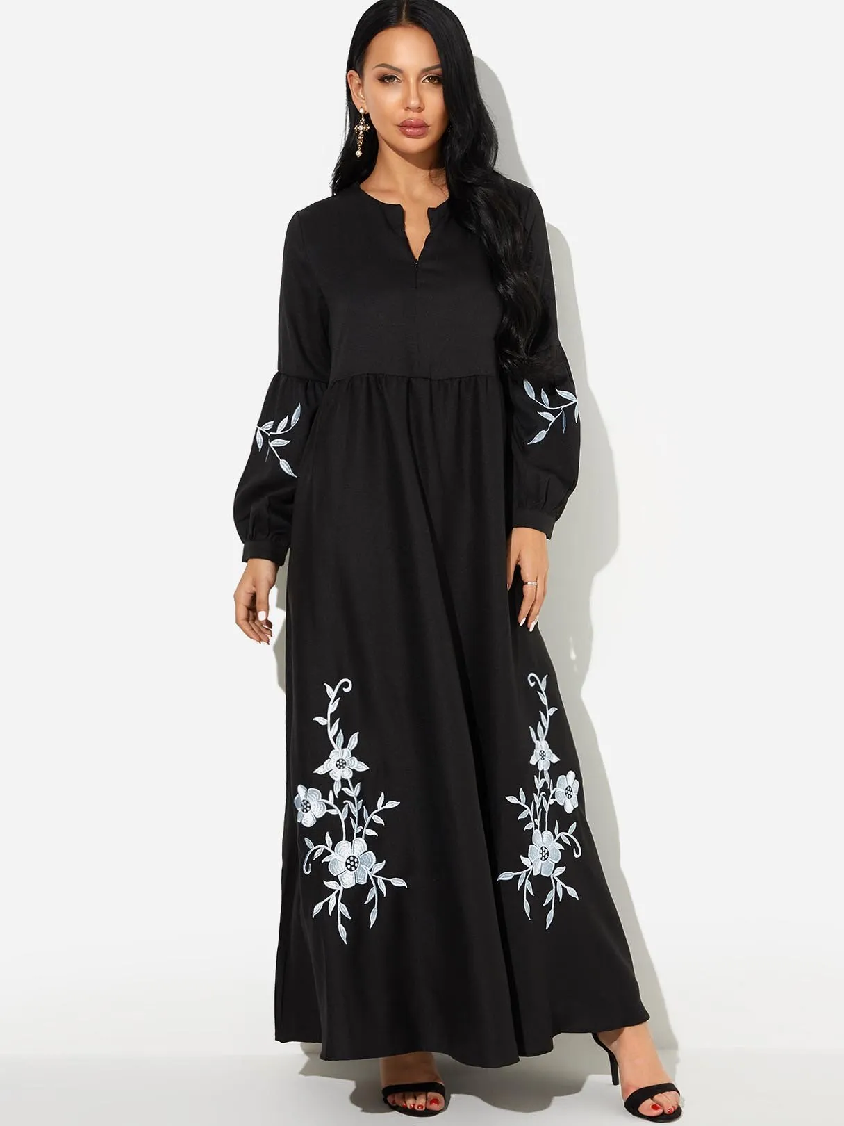 Wholesale Black Round Neck Long Sleeve Embroidered Zip Back Maxi Dress