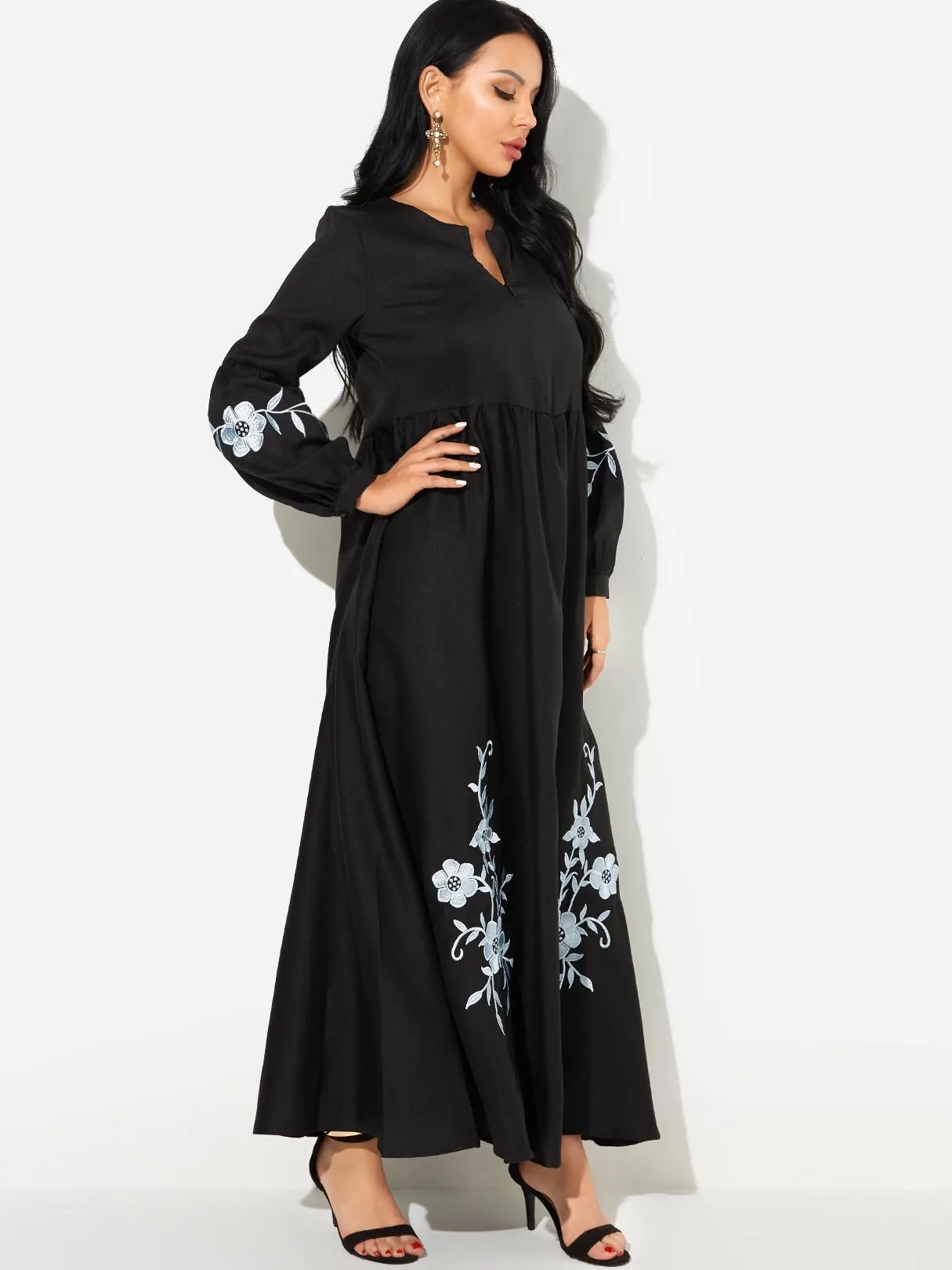 Wholesale Black Round Neck Long Sleeve Embroidered Zip Back Maxi Dress